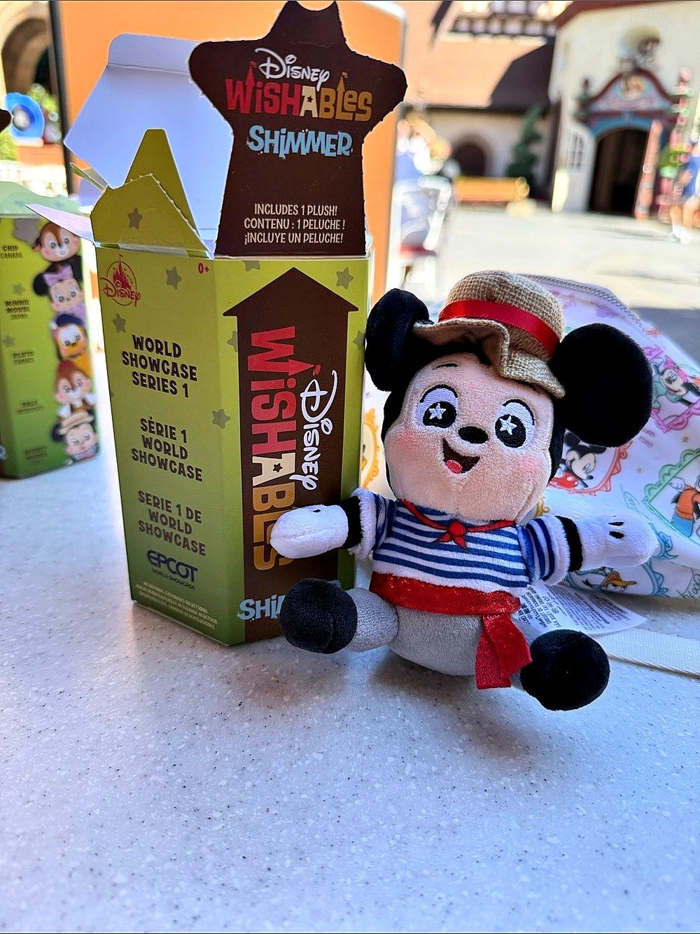 Disney Wishables Shimmer World Showcase Series 1 plush Red & Blue brand new